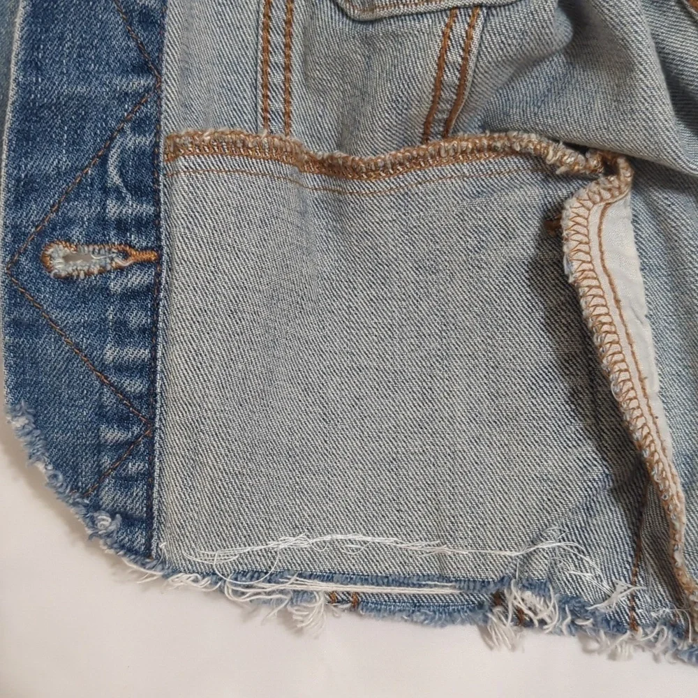 Old Navy MODIFIED Raw Hem Denim Trucker Jacket, Color Blue Size M - Picture 10 of 15